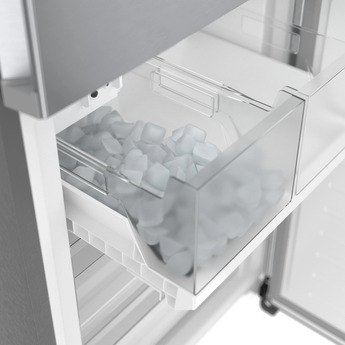 Bosch B24CB80ESS 24 Inch Counter Depth Bottom Freezer Refrigerator — thumbnail 25