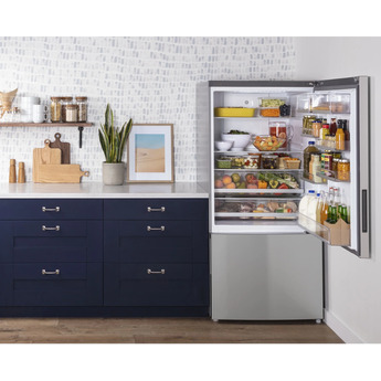 GE GBE17HYRFS 32 Inch Bottom Freezer Refrigerator, in Fingerprint Resistant Stainless Steel — thumbnail 22