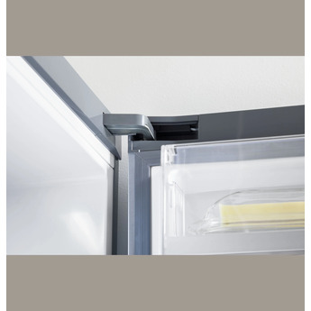 GE GBE17HYRFS 32 Inch Bottom Freezer Refrigerator, in Fingerprint Resistant Stainless Steel — thumbnail 24