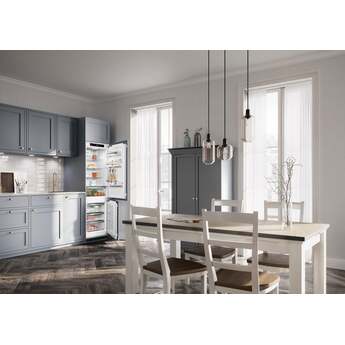 Liebherr IC5110IM 24 Inch Panel Ready Counter Depth Bottom Freezer Refrigerator — thumbnail 9