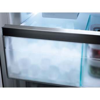 Miele 24 Inch Perfect Cool Freestanding Bottom Mount Refrigerator: Stainless Steel — thumbnail 2