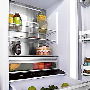 Z Line 30 Inch Autograph Edition 16.1 cu. ft. Built-in 2-Door Bottom Freezer Refrigerator: Durasnow Stainless Steel With Matte Black Accents — thumbnail 31