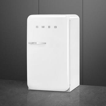 Smeg FAB10URWH3 50s Retro Style Series 22 Inch Compact Refrigerator — thumbnail 4