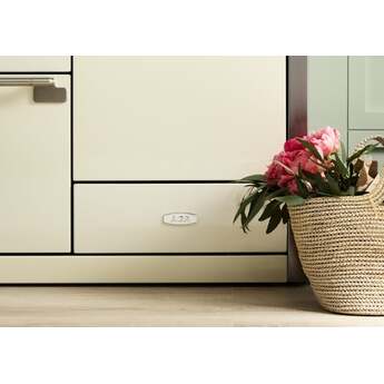 AGA AEL361INWHT Elise Series 36 Inch White Induction Electric Freestanding Range, in White — thumbnail 3