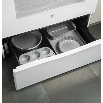 GE 30" White Electric Smoothtop Range — thumbnail 9