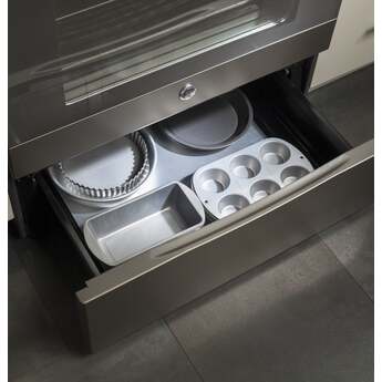 GE 30" Slate Electric Smoothtop Range with Self Clean — thumbnail 8