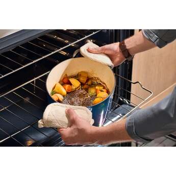 Maytag 30-Inch Wide Slide-In Gas Range with Grill Mode and No Preheat Air Fry - 5.0 Cu. Ft.: Fingerprint-Resistant Stainless Steel — thumbnail 3