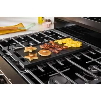 Whirlpool 30 Inch Gas Range With Air Cooking Technology, Nopreheat Air Fry And Air Baking And Self Clean: Fingerprint Resistant Black Stainless Steel — thumbnail 3