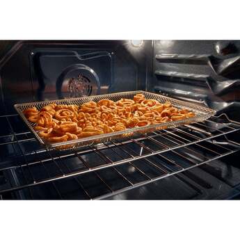 Whirlpool 30 Inch Gas Range With Air Cooking Technology, Nopreheat Air Fry And Air Baking And Self Clean: Fingerprint Resistant Black Stainless Steel — thumbnail 6