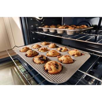 Whirlpool 30 Inch Gas Range With Air Cooking Technology, Nopreheat Air Fry And Air Baking And Self Clean: White — thumbnail 2