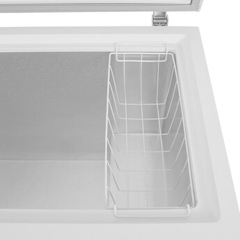 10.0 CuFt Chest Freezer in White — thumbnail 4