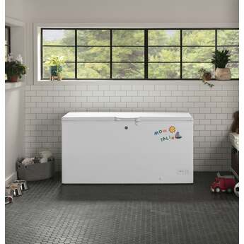 GE 65" 15.7 cu. ft. White Chest Freezer - Energy Star — thumbnail 11