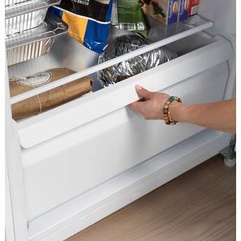 GE 18 Cu. Ft. Upright Convertible Freezer: White — thumbnail 5