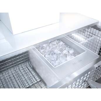 Miele F2672VI MasterCool Series 24 Inch Built-In Column Counter Depth Freezer, in Panel Ready — thumbnail 7