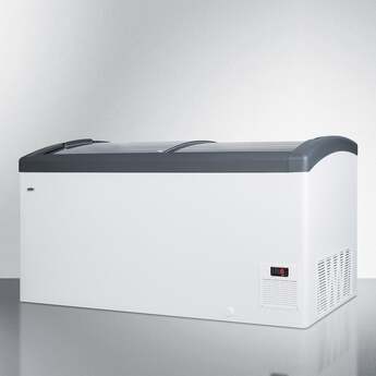Summit Commercial 60" 14.8 cu.ft. White with Sliding Glass Door & Lock Chest Freezer — thumbnail 2