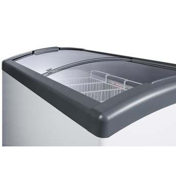 Summit Commercial 60" 14.8 cu.ft. White with Sliding Glass Door & Lock Chest Freezer — thumbnail 3