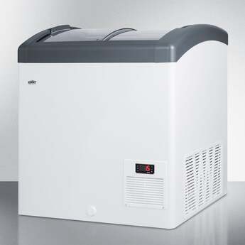 Summit Commercial 29" 5.7 cu.ft. White with Sliding Glass Door & Lock Chest Freezer — thumbnail 11
