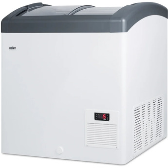 Summit Commercial 29" 5.7 cu.ft. White with Sliding Glass Door & Lock Chest Freezer — thumbnail 3