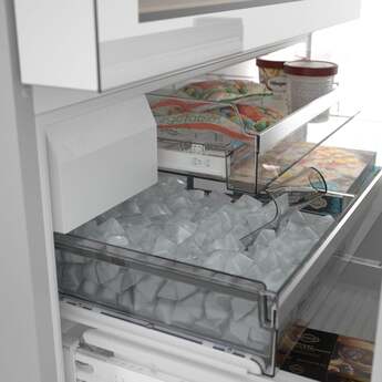 Bosch B36CL81ENW 800 Series 36 Inch White Counter Depth French Door Refrigerator — thumbnail 41