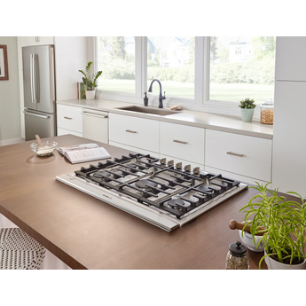 Bosch NGM8056UC 800 Series 30 Inch Gas Sealed Burner Cooktop — thumbnail 3