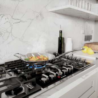 Bosch NGMP059UC 30 Inch Benchmark Series Gas Cooktop: Stainless Stainless Steel — thumbnail 4