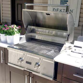 Coyote S-Series 28" Stainless Steel Built-In Liquid Propane Grill — thumbnail 3