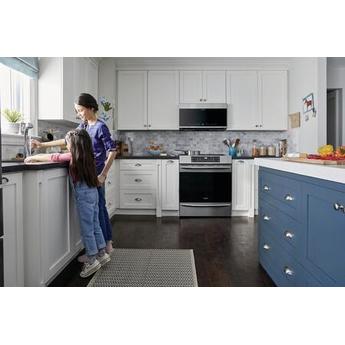 Frigidaire FGBM15WCVF Gallery Series 30 Inch Stainless Steel Over the Range 1.5 cu. ft. Capacity Microwave Oven — thumbnail 10
