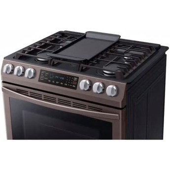 Samsung 30" Tuscan Stainless Steel Natural Gas Slide-In Sealed Burner Range - Convection — thumbnail 3