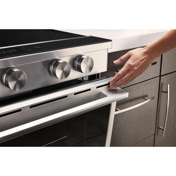 Whirlpool 30" Fingerprint Resistant Stainless Steel Electric Smoothtop Slide-In Range - Convection - ADA Compliant — thumbnail 16