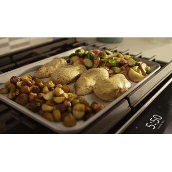 Whirlpool 30" Fingerprint Resistant Stainless Steel Gas Slide-In Sealed Burner Range - Convection - ADA Compliant — thumbnail 6