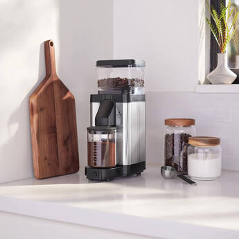 Moccamaster KM5 Burr Grinder - Matte White — thumbnail 3