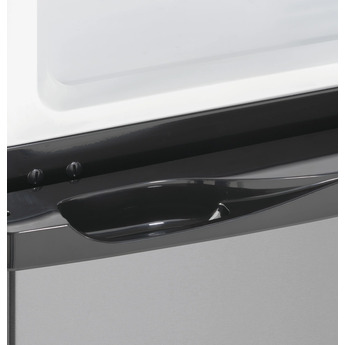GE 24" 9.9 cu.ft. Stainless Steel Top Freezer Refrigerator — thumbnail 6