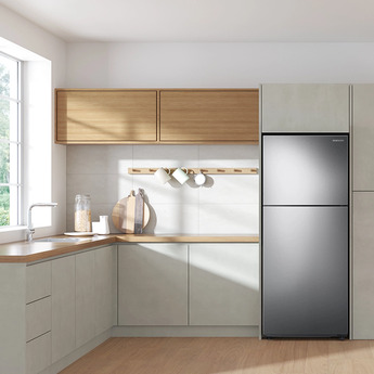 Samsung Top Freezer Refrigerator, in Stainless Steel — thumbnail 10