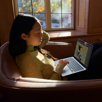 Apple 13" MacBook Air (M5, Midnight) — thumbnail 7