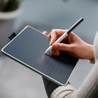 Wacom One M Bluetooth Creative Pen Tablet (White) — thumbnail 8