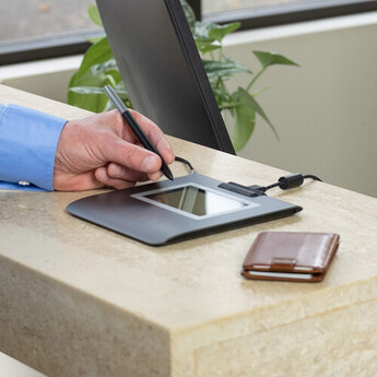 Wacom Signature Tablet 3.8X2.4 Monochrome Signature Pad — thumbnail 9