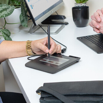 Wacom STU-540 Color Signature Pad — thumbnail 17