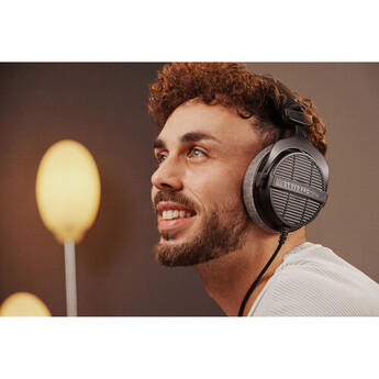 Beyerdynamic DT 990 PRO Circumaural Open-Back Stereo Studio Headphones — thumbnail 9