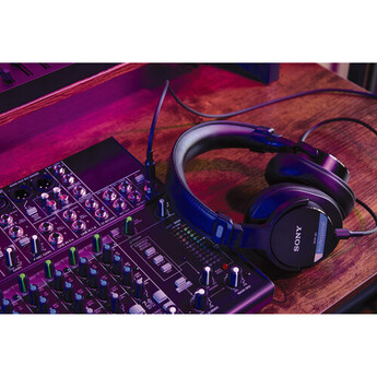 Sony MDR-M1 Closed-Back Over-Ear Reference Monitor Headphones — thumbnail 17