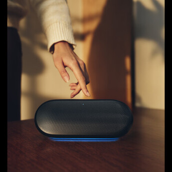 harman kardon Luna 2 Wireless Bluetooth Speaker — thumbnail 6