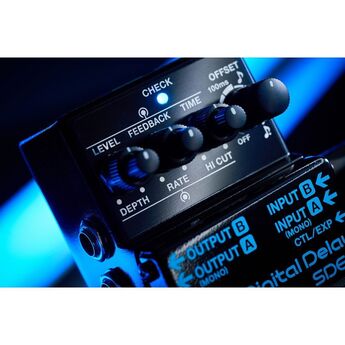 Boss SDE-3 Dual Digital Delay Guitar Effects Pedal — thumbnail 6