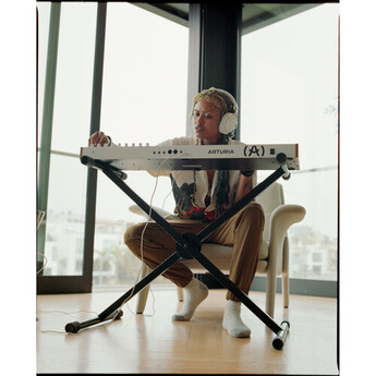 ARTURIA KeyLab 49 mk3 Professional MIDI Controller and Software (White) — thumbnail 5