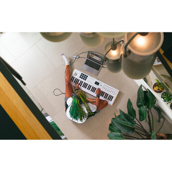 ARTURIA KeyLab 49 mk3 Professional MIDI Controller and Software (White) — thumbnail 7