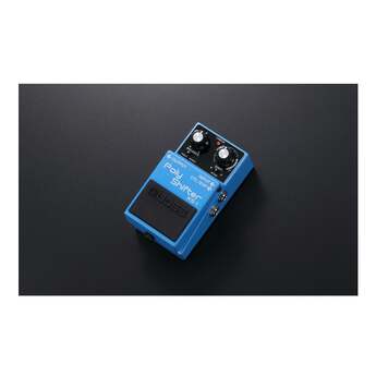 BOSS XS-1 Poly Shifter Pedal with Advanced Pitch Shifting for Guitar and Bass — thumbnail 3