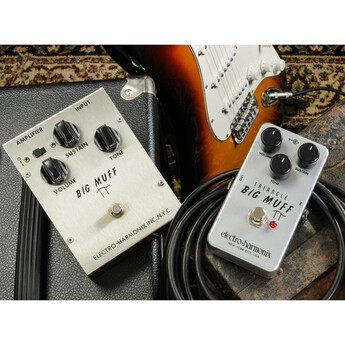 Electro-harmonix Triangle Big Muff Pi Distortion/Sustainer Pedal — thumbnail 14