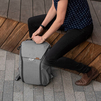 Peak design Everyday Backpack v2 (20L, Ash) — thumbnail 23