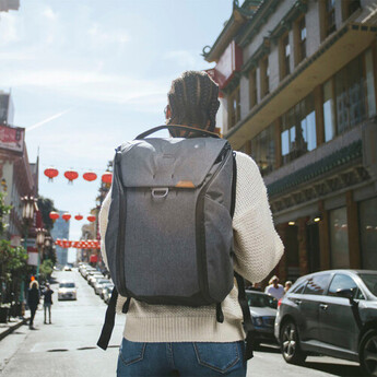 Peak design Everyday Backpack v2 (30L, Charcoal) — thumbnail 23