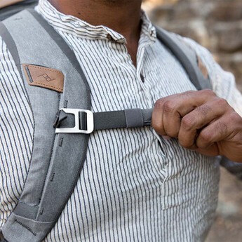 Peak design Everyday Backpack Zip (20L, Ash) — thumbnail 17