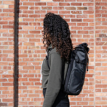 Wandrd PRVKE 21L Backpack v2 (Black) — thumbnail 20