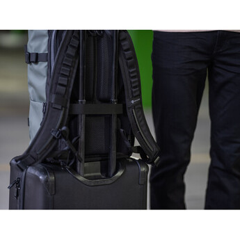 Wandrd PRVKE 21L Backpack v2 (Black) — thumbnail 27
